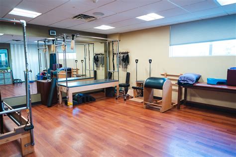 profile physical therapy garden city.